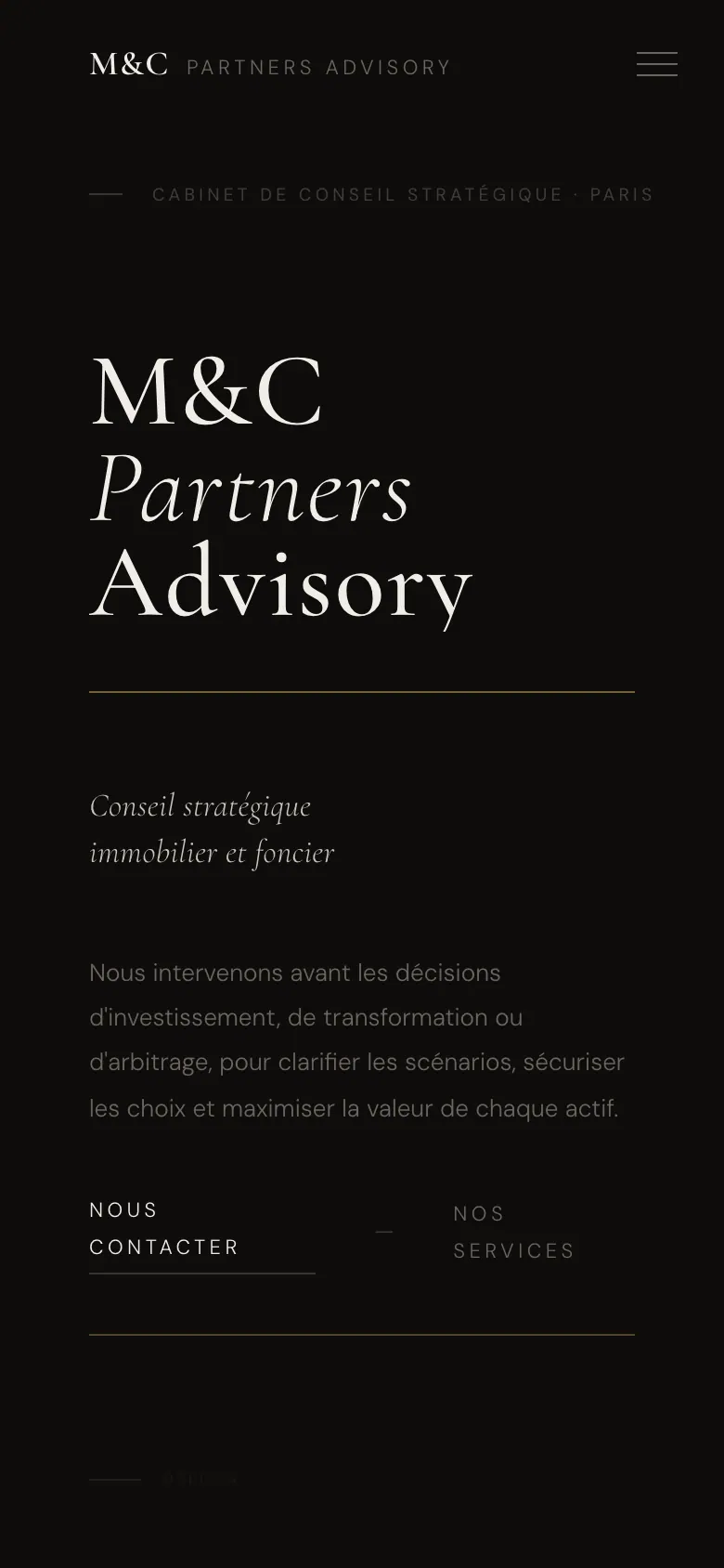 Accueil mobile : nom du cabinet, accroche, introduction, liens contact et services