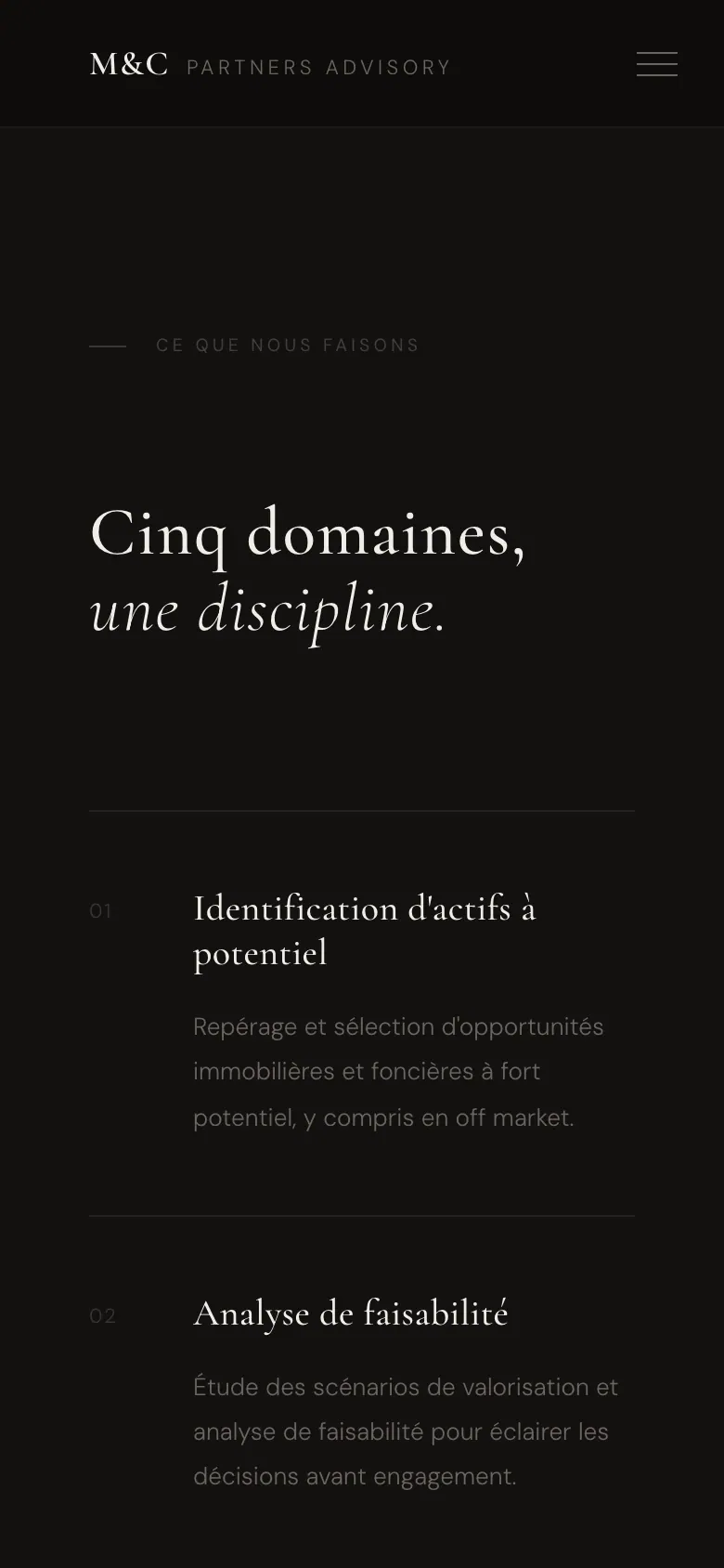 Section services sur mobile avec les deux premiers domaines d’intervention numérotés